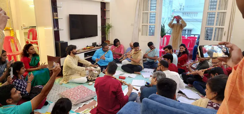Prakash Hegde performing on the bansuri